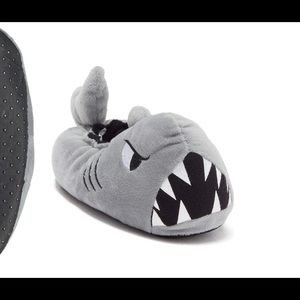 Zac & Evan Shark Slippers Boys Size 13-1